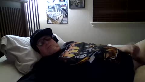 Snapshot of panos678442 chatting on 05-19-26, 06:42 panos online show from 05-19-26, 06:42