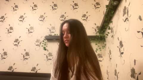 Snapshot of pantease_ chatting on 09-12-25, 10:21 Kate online show from 09-12-25, 10:21