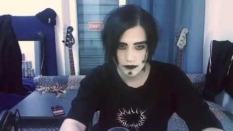In bio online show from 06-25-26, 01:27