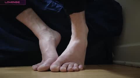 PantsLessTraveler online show from 12-23-24, 03:50