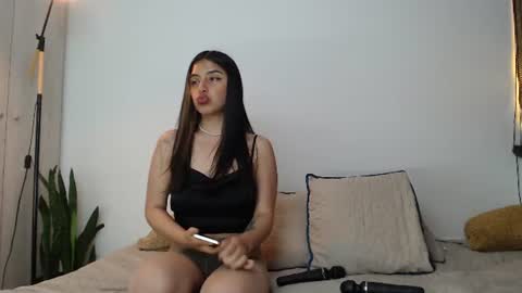 pantyhose_xxx_ online show from 08-06-26, 02:19