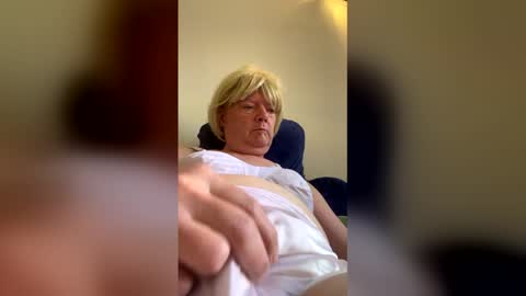 Snapshot of pantyvloletlace chatting on 12-03-25, 05:00 Pantyvioletlace online show from 12-03-25, 05:00