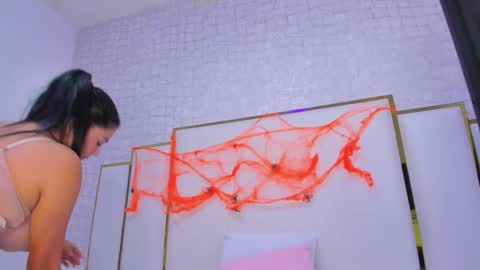 Paola  online show from 10-25-25, 10:34