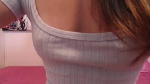 Snapshot of paolabotero chatting on 05-19-26, 11:38 Paola online show from 05-19-26, 11:38