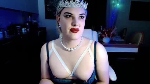 Snapshot of paoladoll chatting on 10-15-25, 11:21 Sarina Williams online show from 10-15-25, 11:21