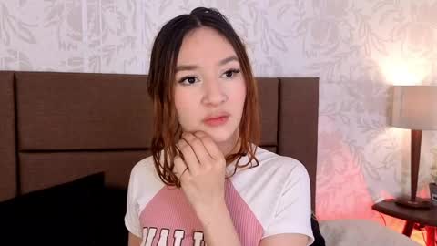 paolagh_ online show from 04-21-26, 03:24