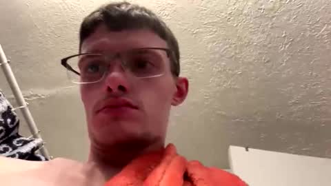 Snapshot of papi121221 chatting on 11-16-25, 03:12 papi121221 online show from 11-16-25, 03:12