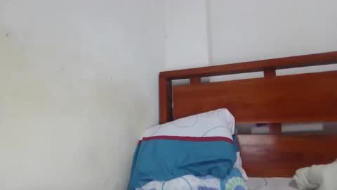 Snapshot of papiniko00 chatting on 10-04-25, 09:35 nicolas online show from 10-04-25, 09:35