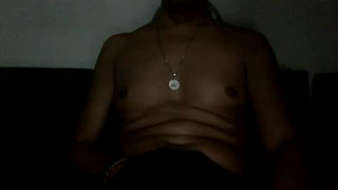 Snapshot of papy_dani33 chatting on 06-25-26, 09:03 papy_dani33 online show from 06-25-26, 09:03