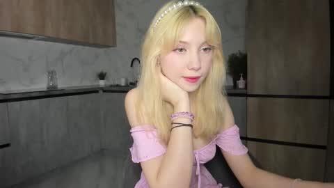 Melena online show from 11-27-25, 08:38