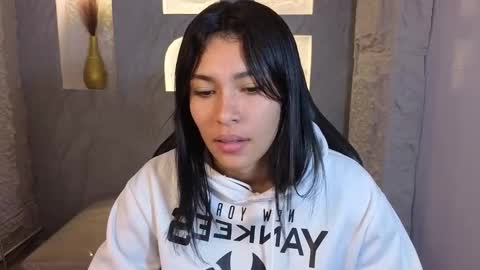 Snapshot of paris_b_ chatting on 11-13-25, 03:05 paris online show from 11-13-25, 03:05