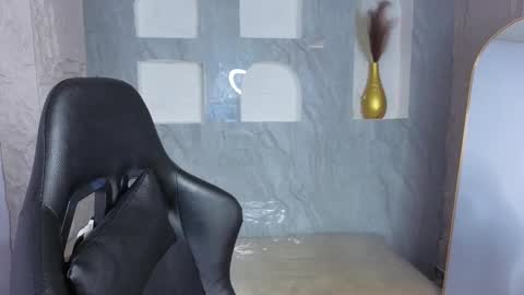 Snapshot of paris_b_ chatting on 11-14-25, 03:05 paris online show from 11-14-25, 03:05