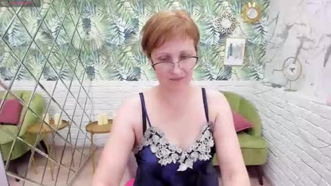 Snapshot of paris_cherry chatting on 02-02-25, 02:27 Paris online show from 02-02-25, 02:27
