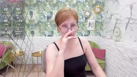 Snapshot of paris_cherry chatting on 03-08-25, 01:50 Paris online show from 03-08-25, 01:50
