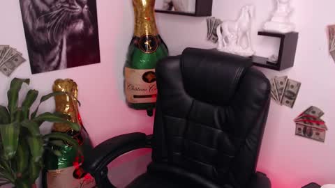 Paris D angelo online show from 01-06-25, 04:26