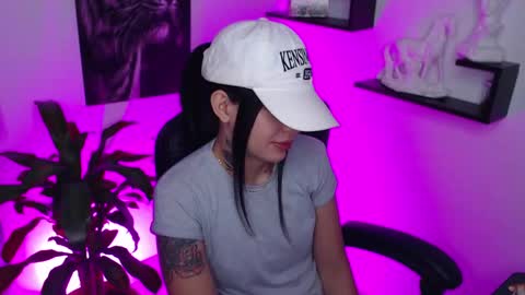 Paris D angelo online show from 02-25-25, 12:47