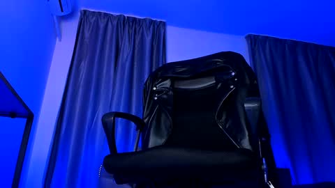 Paris online show from 01-30-25, 09:47