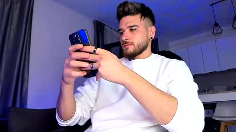 Paris online show from 09-18-25, 08:55