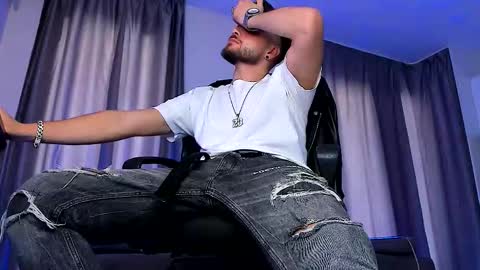 Paris online show from 10-05-25, 10:57