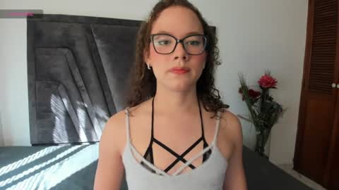 Snapshot of paris_mendez chatting on 06-11-26, 12:58 PARIS LOVE online show from 06-11-26, 12:58