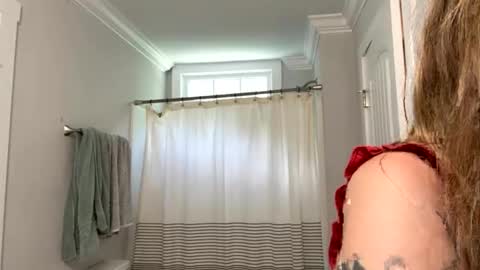 Hairy Paris online show from 05-30-26, 01:41