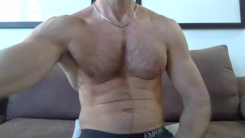 Porn Actor 21cm Hetero online show from 03-10-25, 01:10