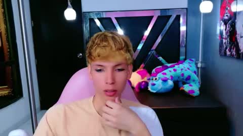 park_jimin1 online show from 09-16-25, 12:39