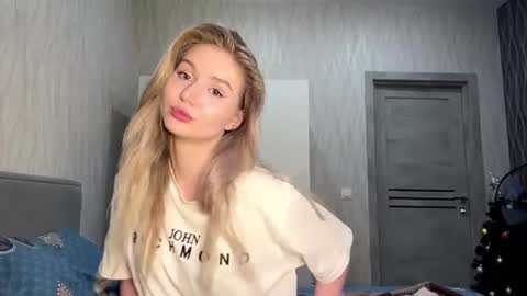 Milana online show from 07-04-26, 05:41