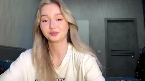 Milana online show from 07-05-26, 03:41