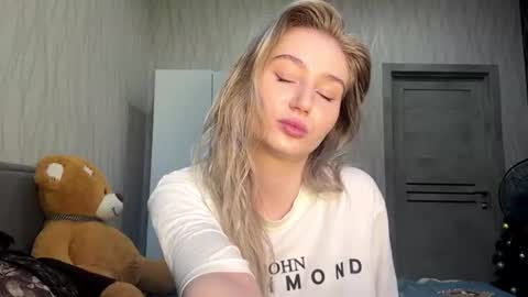 Milana online show from 07-06-26, 02:14