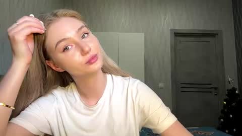 Milana online show from 07-09-26, 01:26