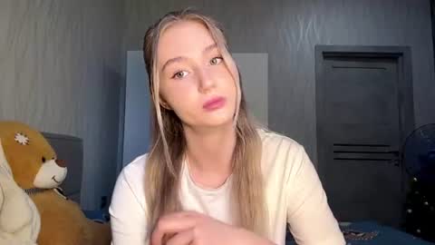 Milana online show from 07-10-26, 02:19