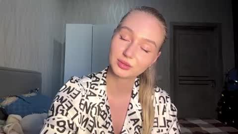 Milana online show from 07-18-26, 06:12