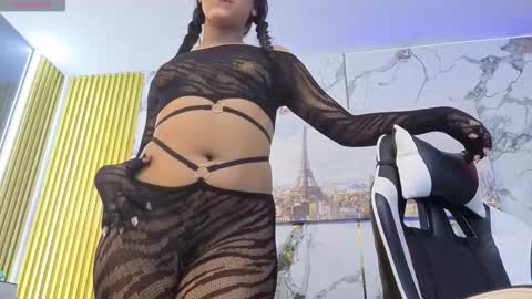 party_with_medellin23 online show from 03-11-26, 11:00