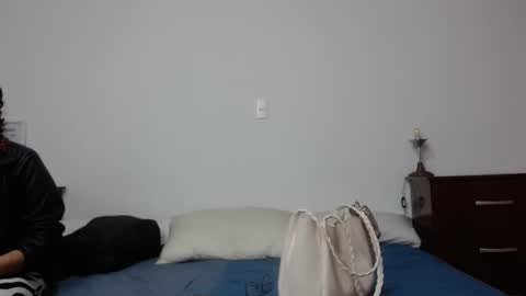 pasionados online show from 10-19-25, 03:18