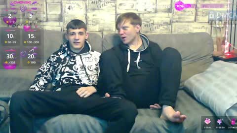Max tall dark-haired guy with tattoos and Phil blond-haired online show from 04-21-26, 01:18