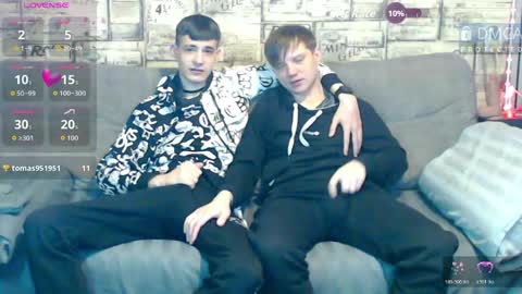 Snapshot of passionate_bonds chatting on 04-23-26, 02:13 Max tall dark-haired guy with tattoos and Phil blond-haired online show from 04-23-26, 02:13