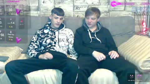 Snapshot of passionate_bonds chatting on 05-06-26, 02:51 Max tall dark-haired guy with tattoos and Phil blond-haired online show from 05-06-26, 02:51