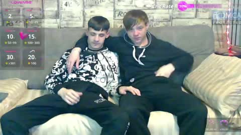 Snapshot of passionate_bonds chatting on 05-11-26, 02:17 Max tall dark-haired guy with tattoos and Phil blond-haired online show from 05-11-26, 02:17