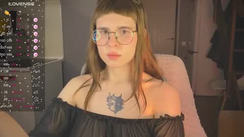 Snapshot of passiondesire_ chatting on 12-22-24, 01:23 Zoe online show from 12-22-24, 01:23