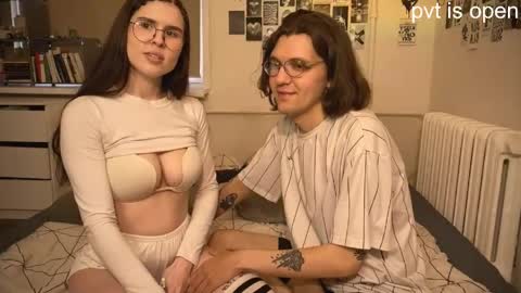 Zoe online show from 05-20-26, 04:46