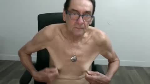 Snapshot of pastelito76 chatting on 09-21-25, 02:40 Bob online show from 09-21-25, 02:40