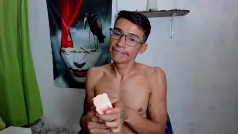 EDUAR Independent model online show from 03-17-26, 01:54