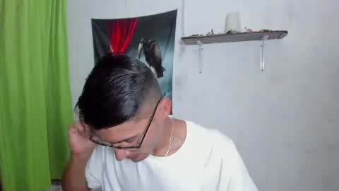 EDUAR Independent model online show from 04-05-26, 08:06