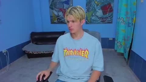 .... online show from 10-24-25, 07:32