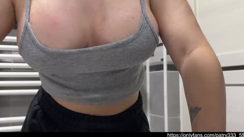 Snapshot of patry333 chatting on 01-11-25, 08:21 Andreea online show from 01-11-25, 08:21