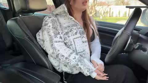 Snapshot of patry333 chatting on 02-14-25, 10:49 Andreea online show from 02-14-25, 10:49