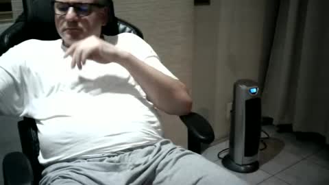 Snapshot of pattrom chatting on 05-22-26, 11:32 Patrom online show from 05-22-26, 11:32