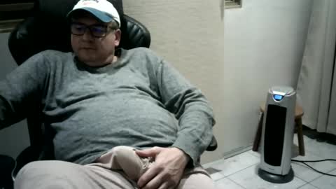 Snapshot of pattrom chatting on 05-26-26, 12:28 Patrom online show from 05-26-26, 12:28