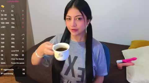 Snapshot of pau_cute19 chatting on 02-06-26, 04:10 pau cute online show from 02-06-26, 04:10